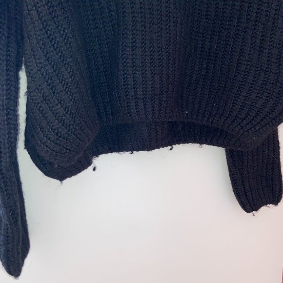 Knit Turtle Neck Sweater || Black - Picture 5 of 5